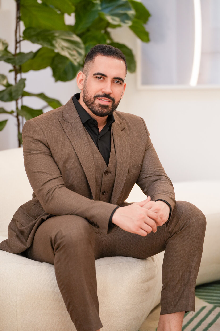Dr. Matheus Azevedo, médico com atuação em Dermatologia Estética e Nutrologia